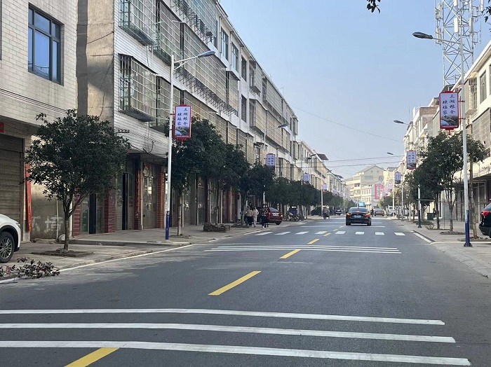 愛心企業(yè)愛心奉獻 捐贈物資為家鄉(xiāng)煥新過大年